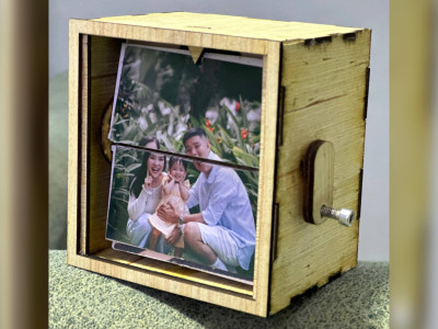 Photo Flip Box